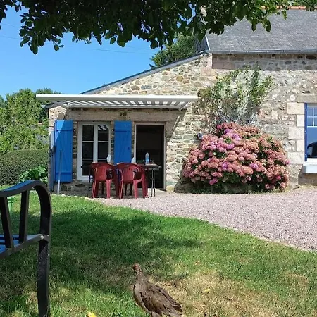 Maison En Pierre * Saint-Pabu (Cotes-d'Armor)
