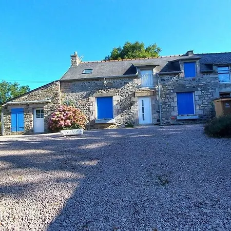 Maison En Pierre Holiday home Saint-Pabu (Cotes-d'Armor)